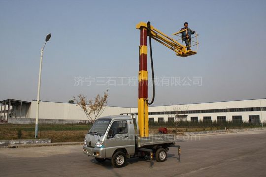 點擊查看詳細信息<br>標題：小型高空作業(yè)車 閱讀次數(shù)：2507