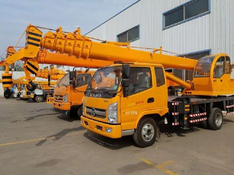 點擊查看詳細信息<br>標題：8噸凱馬汽車吊 閱讀次數(shù)：1879