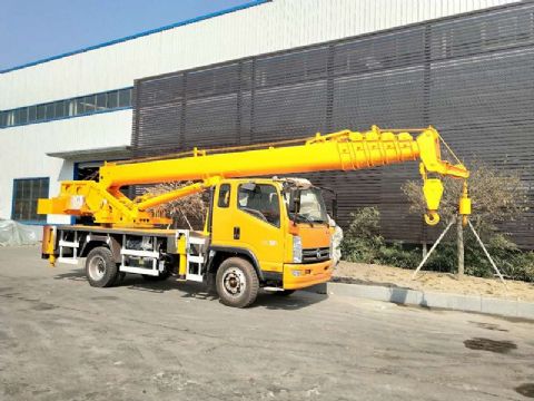 點擊查看詳細信息<br>標題：12噸凱馬汽車吊 閱讀次數(shù)：1832